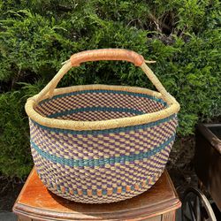  Woven Basket for Blankets/Laundry