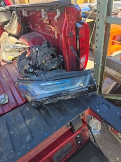 2022 2024 CHEVROLET TRAVERSE DAYTIME RUNNING LIGHT OEM RIGHT SIDE LED (contact info removed)6