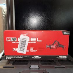 M18 FUEL 18V Lithium-Ion Brushless Cordless HACKZALL Reciprocating Saw 