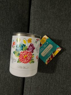 The pioneer woman cup