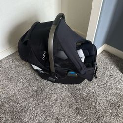Nuna Car seat 