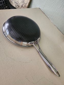 Hexclad 6 inch fry pan