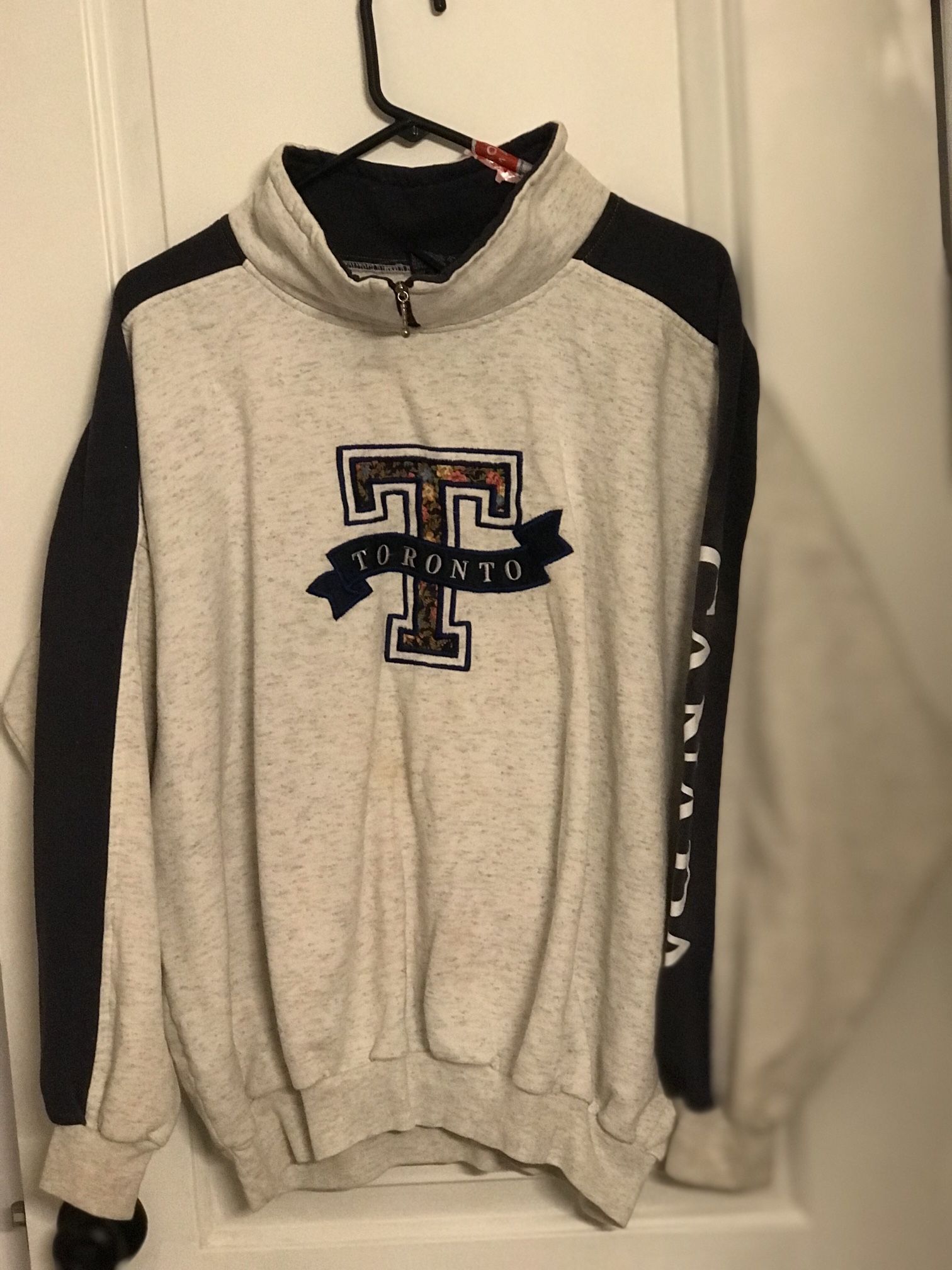 MENS CANADA TORONTO PULL OVER SHIRT