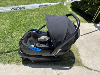 Maxi-Cosi® Coral XP Infant Car Seat & Tayla XP Stroller Travel System in Essential Black