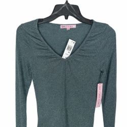 Title: Green Long Sleeve Top
