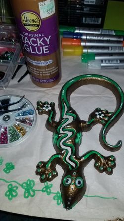 🦎Hand Painted Cast Iron metal Lizard/Gecko with Gemstones & Flowers. Heavy/Durable Iron. Add this cute guy to your Collection🦎