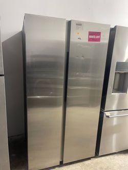 Refrigerator Samsung side by side 35” inches wide stainless steel