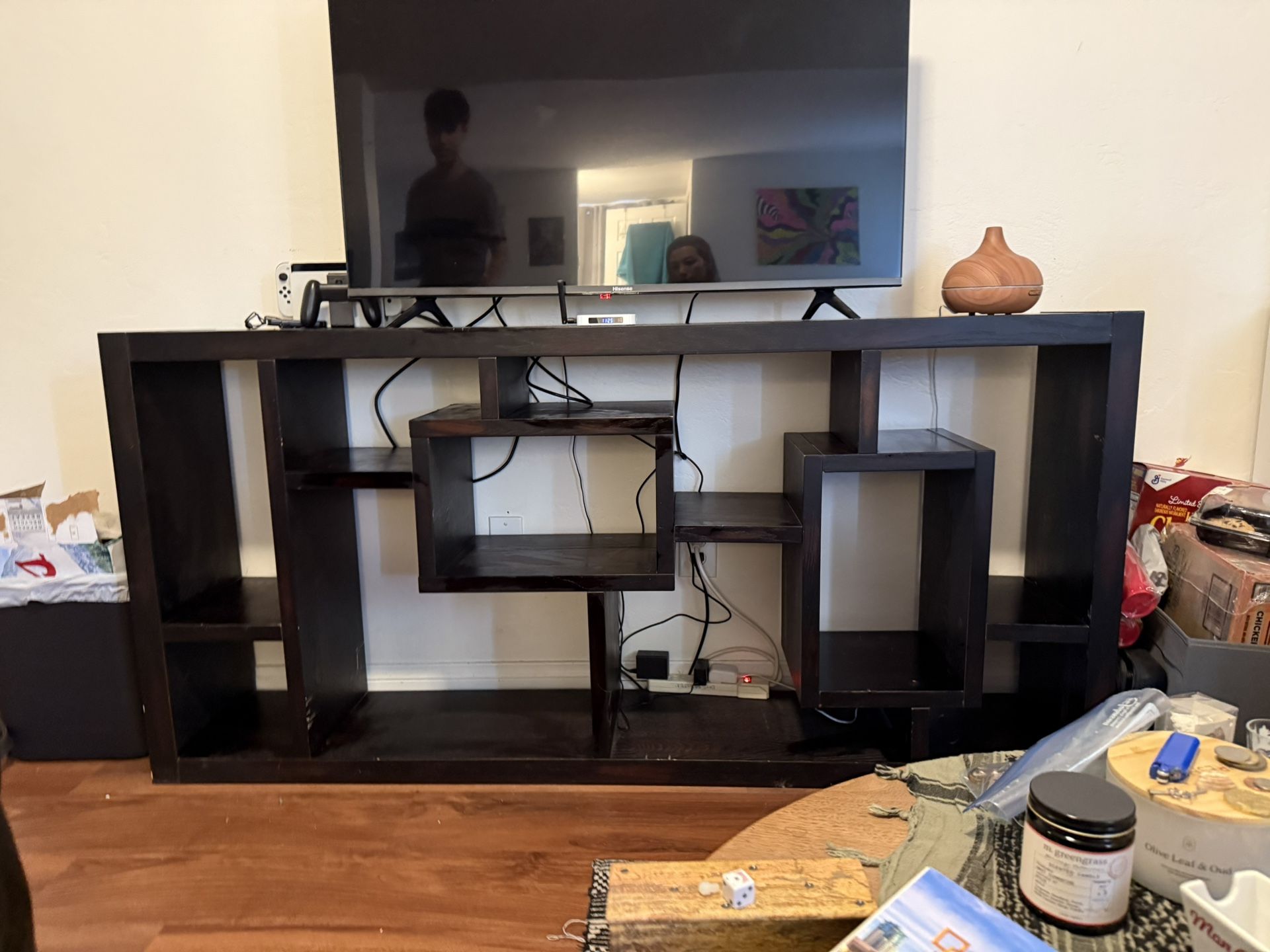 TV console / Entry table