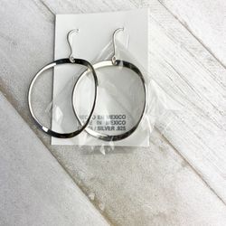 Silver oval earring. Silver.925 4.4CMS