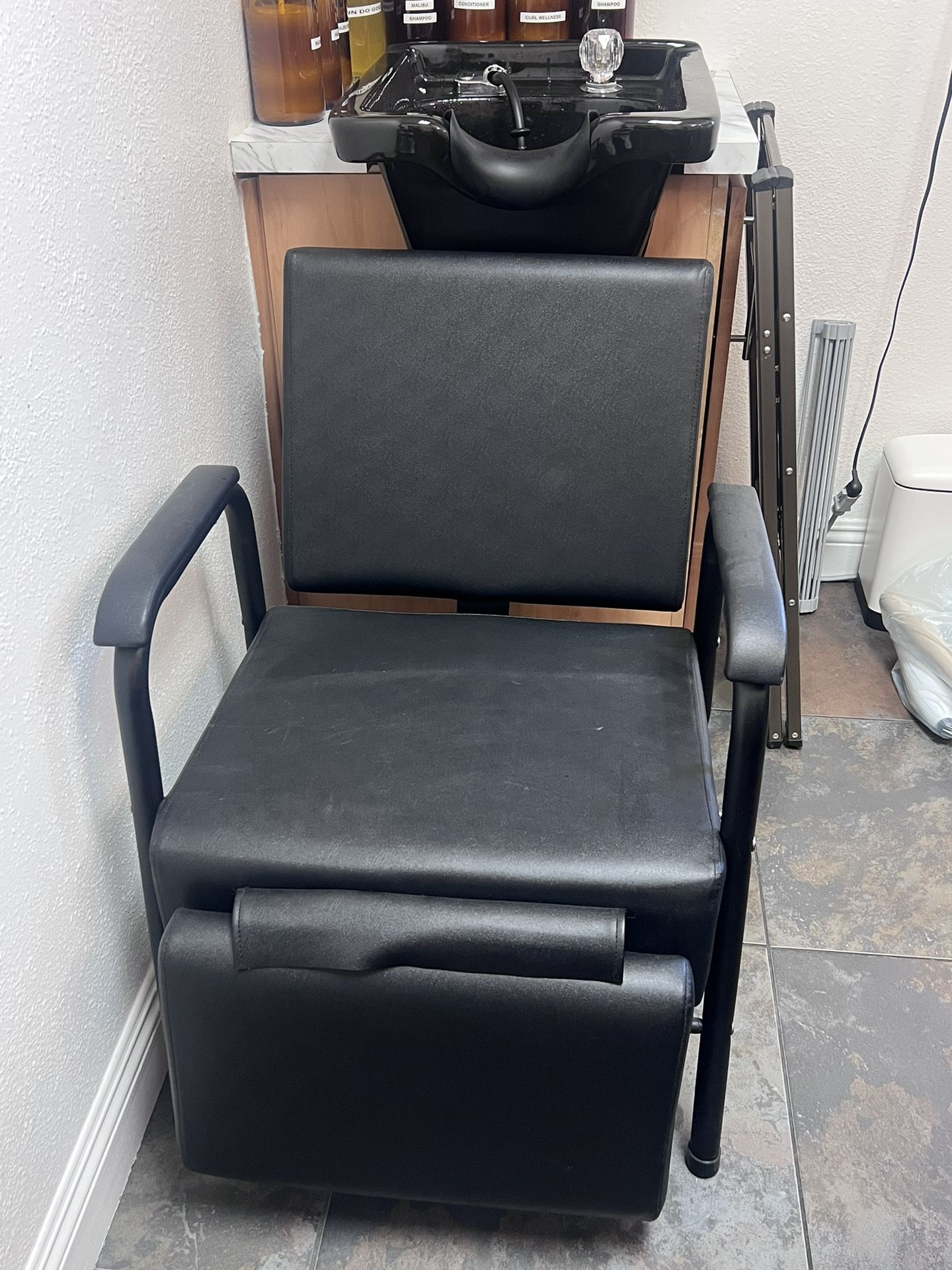 Salon Shampoo Or Dryer Chair