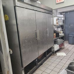Restaurant Commercial True T72 3 Door Reach In Cooler Stainless Steel