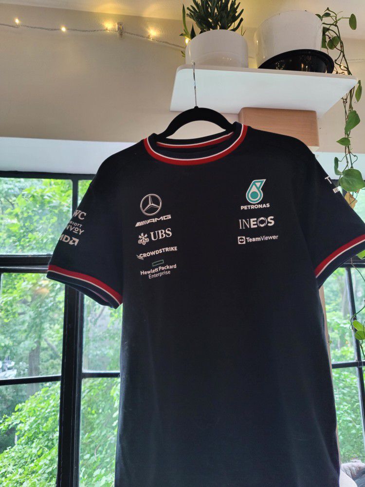 Mercedes Benz AMG Petronas F1 2022 Men's Set Up Driver T-Shirt