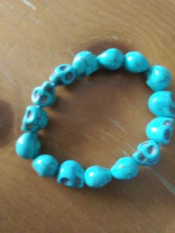 Beautiful skul stone bracelet.