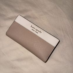 Kate Spade Wallet – Brand New (Retail $149) – Elegant + Practical ✨