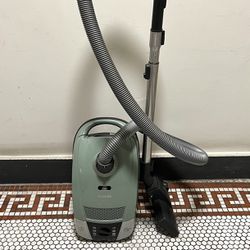 Miele Jasper S6290 Canister Vacuum Cleaner