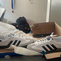 Brand new Womens Sambas 7 1/2 