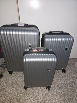 SwissGear 7272 Energie Hardside Expandable Luggage with Spinner Wheels, Silver, 3-Piece Set (19/24/27)