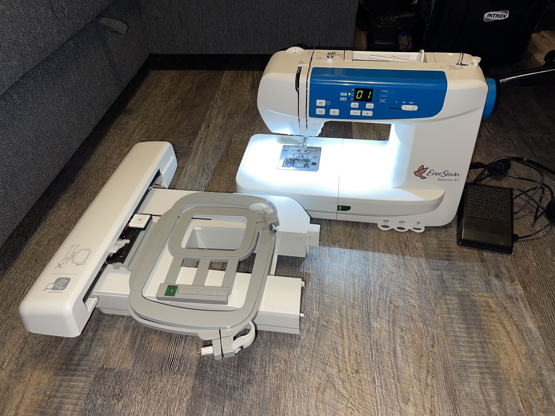 Eversewn Sparrow X2 Sewing/Embroidery Machine