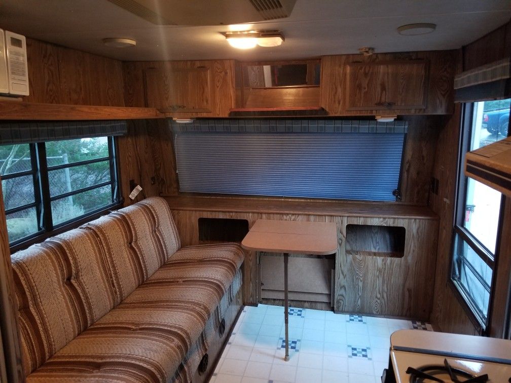 1984 coachman travel trailer