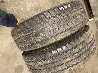Pair Like New Tires 225 75 15
