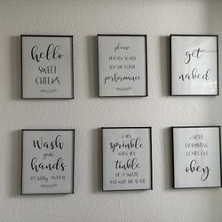Bathroom wall decor