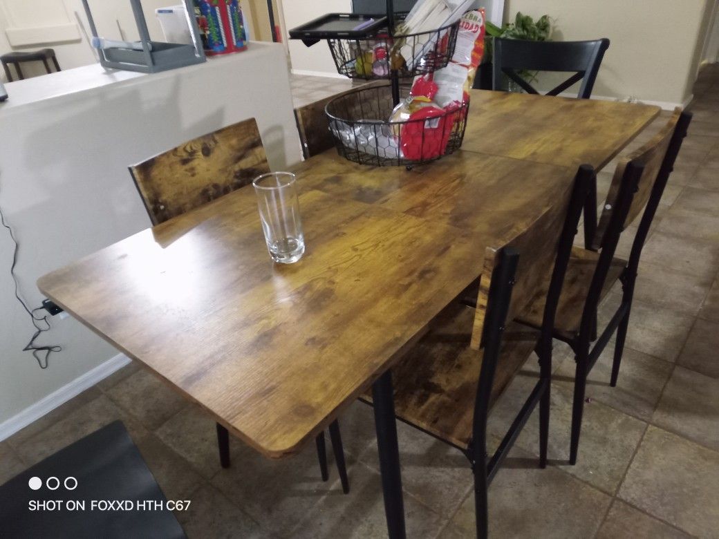 Kitchen Table And Chairs