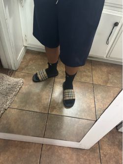 BURBERRY SLIDES