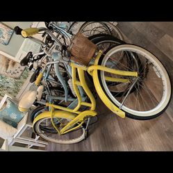Schwinn Bikes Beach, Cruisers, Mountain And Road Bikes $200 And Up Per Bike