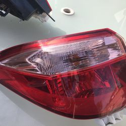 2017-2019 Toyota Corolla Left Tailight