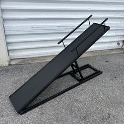 Black Wooden Adjustable Height Side Rail Dog Doggo Ramp! Excellent condition!  Highest 35in lowest 11in  Width 12in length 70in