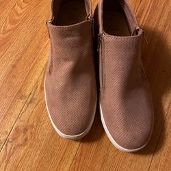 Women Wedge