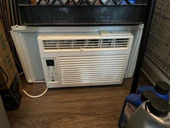 GE Box A/C Window Unit - White with Remote Control