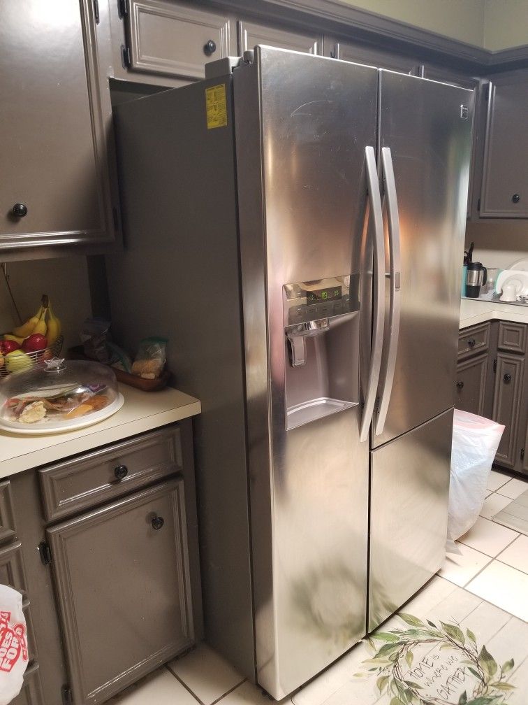 Kenmore Refrigerator Model 795.51833.412 for Sale in OLD RVRWNFRE, TX