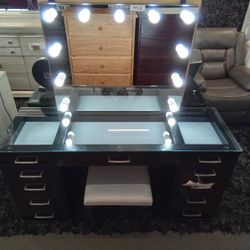 Valentina Vanity (Item of the Week)