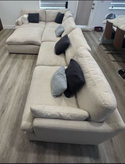 Sectional modular Almost New