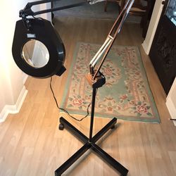 Lighted Magnifying Floor Lamp
