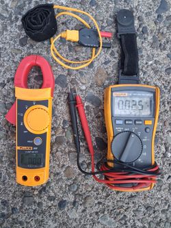 Fluke 116 & 322 multimeter and clamp meter with thermal coupler and leads. Vgood Con. Pick up fremont sea. No low ball offers please. No trades no