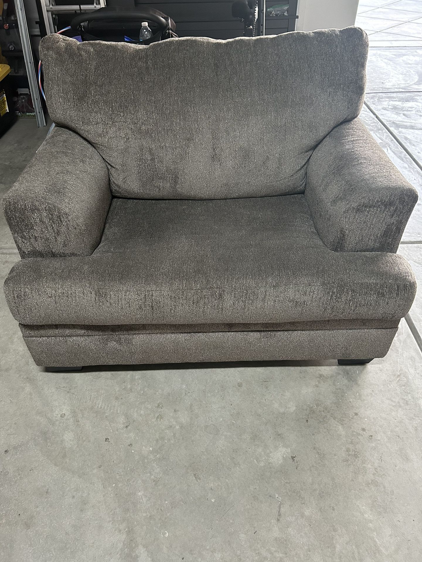 Free Grey Lounge Chair