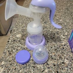 Lansinoh Manuel Breast Pump 