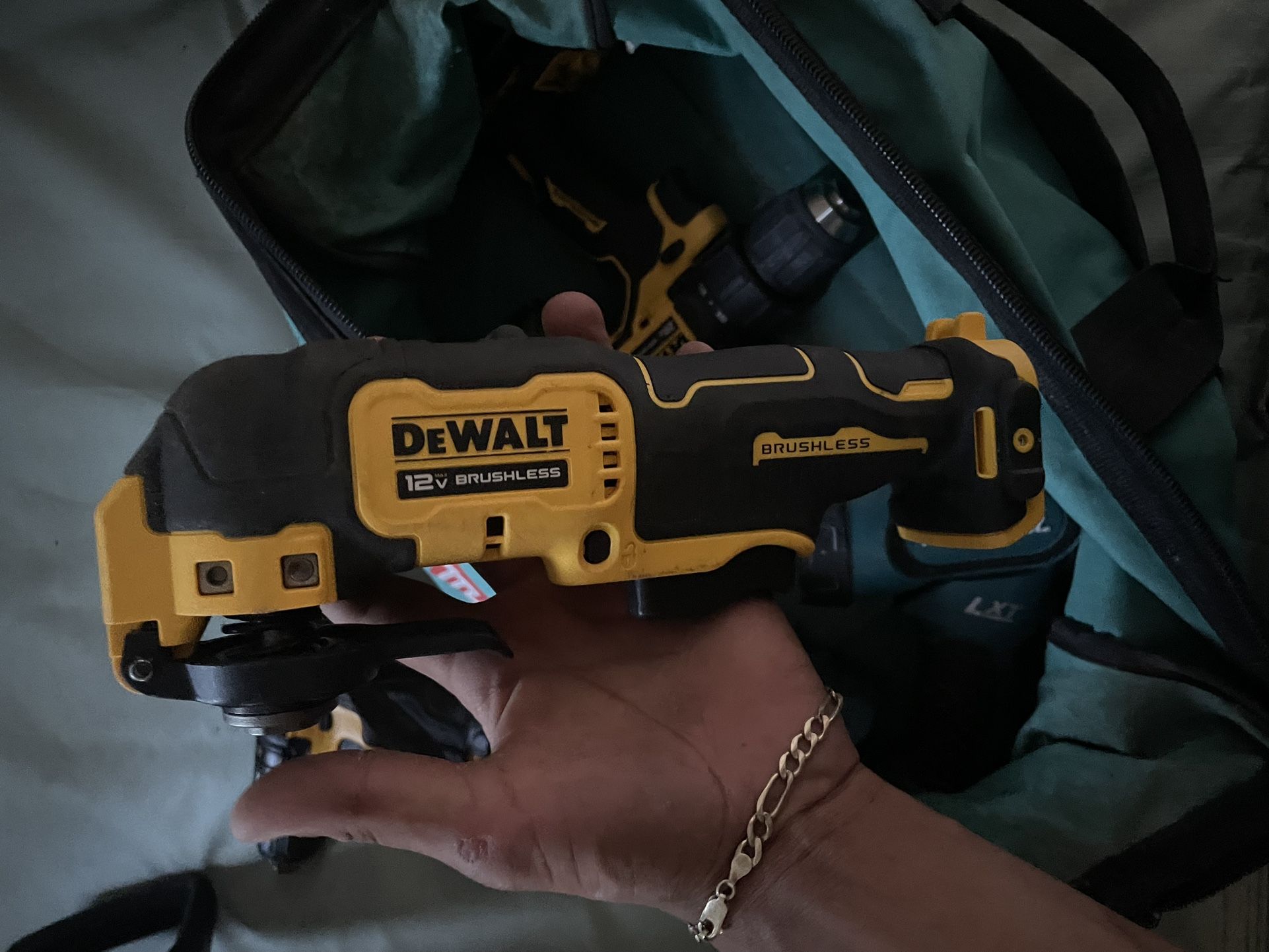 DEWALT XTREME 12V MAX* Brushless Cordless Oscillating