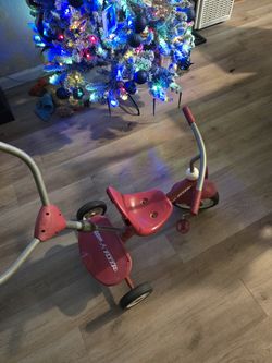 RADIO FLYER Tricycle for children