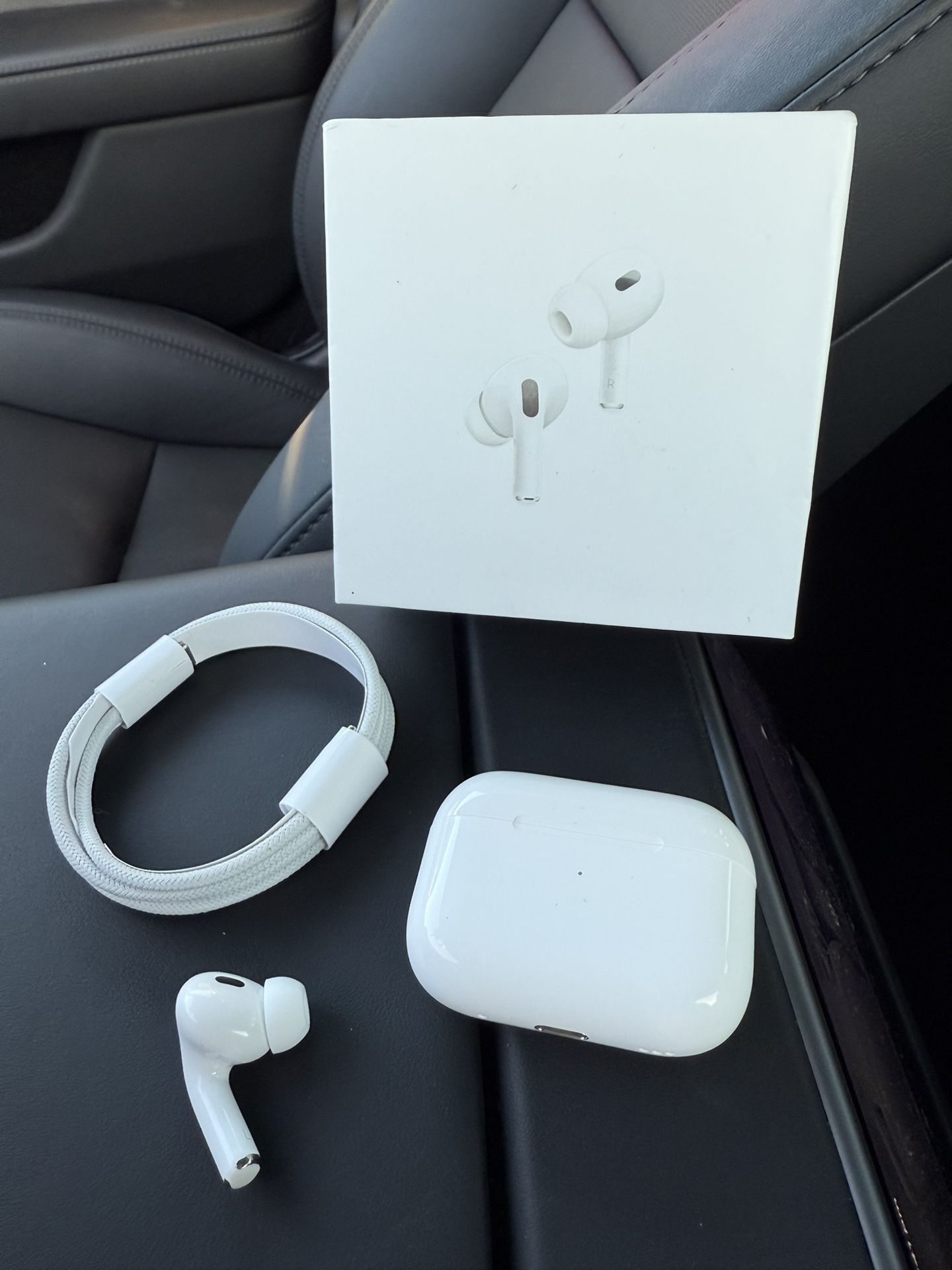 AirPods Pro (2nd Generation) – Excellent Condition