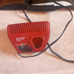 Milwaukee M12 Charger
