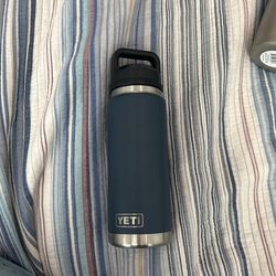 26 Oz Yeti Bottle Navy