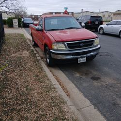 Ford F 150 1998 Millas [206,000] Problemas Con Los empaques De Las Cabezas Se Vende Como Esta $1200 