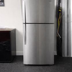 Whirlpool Stainless Steel Refrigerator – Top Freezer