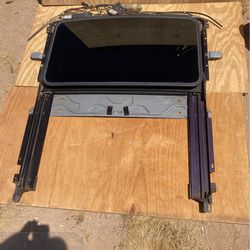 Complete Sunroof Unit For Chevy Trailblazer 2002 To 2007. I’m Not Exactly Sure Like New.