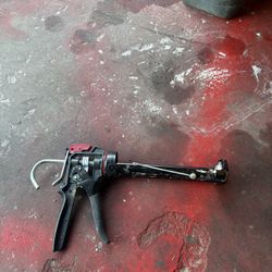 Husky Caulking Gun