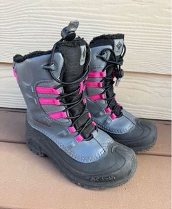 Girls size 3 Columbia winter boots