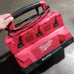 M18  6 Bay Rapid Charger